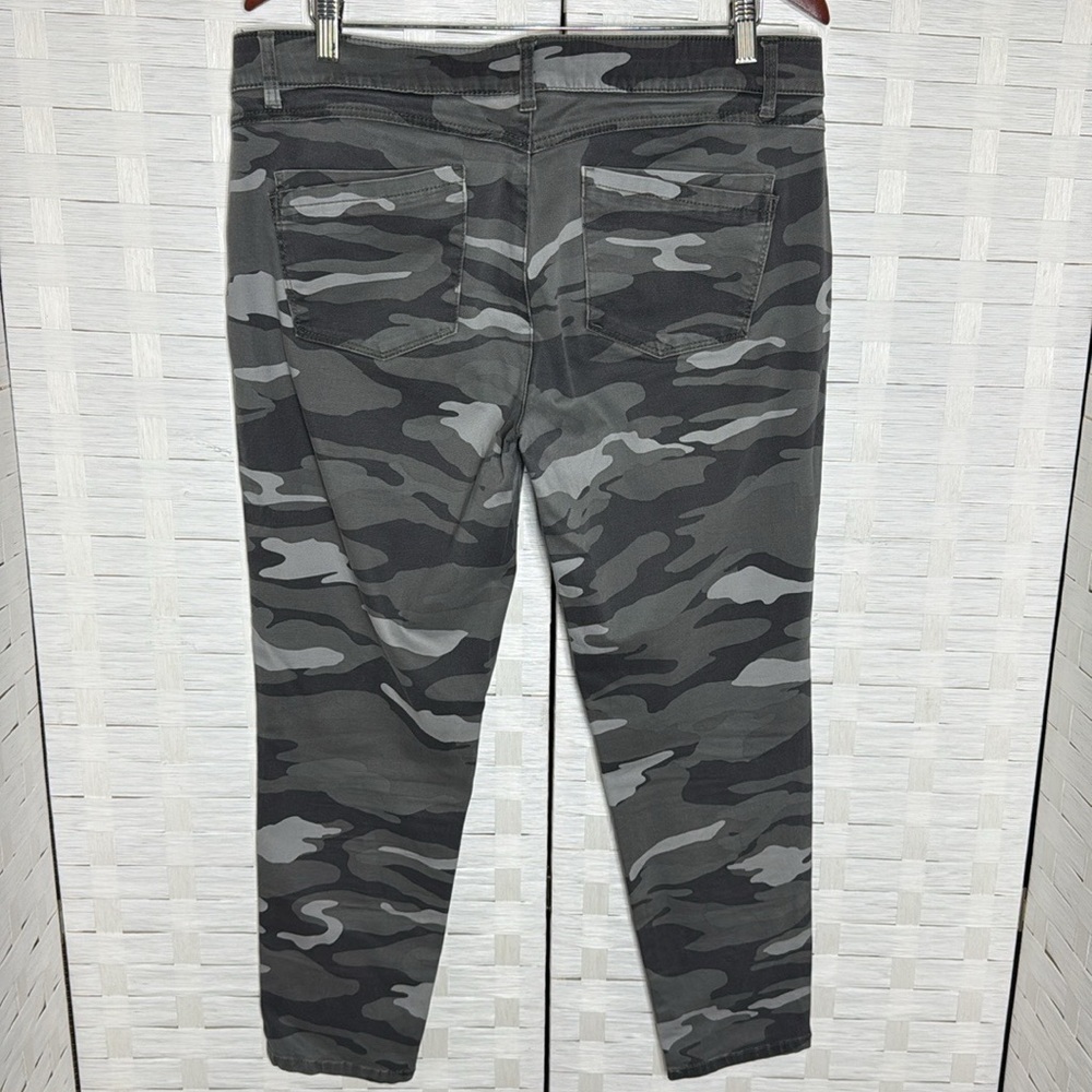Democracy AB Technology Camouflage Ankle Length Pants Size 14 - Picture 7 of 12